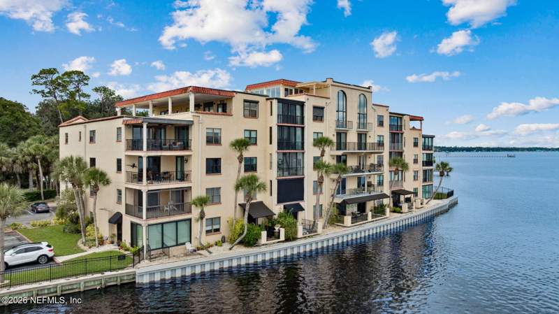 3 bedroom Condominium at 2199 Astor Street #302, Continental Palace, Orange Park — photo 2
