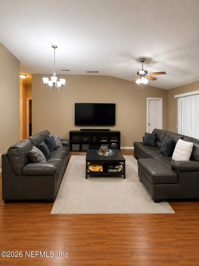 3 bedroom Single Family Residence at 10286 Driftwood Hills Drive, Weston Ranch, Jacksonville — photo 4