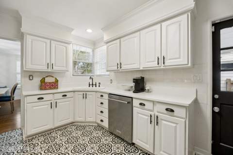 1204 Morvenwood Road, Jacksonville FL - photo 16 of 52