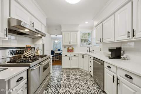 1204 Morvenwood Road, Jacksonville FL - photo 20 of 52