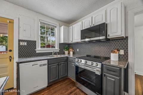 1022 Old Hickory Road, Jacksonville FL - photo 11 of 25