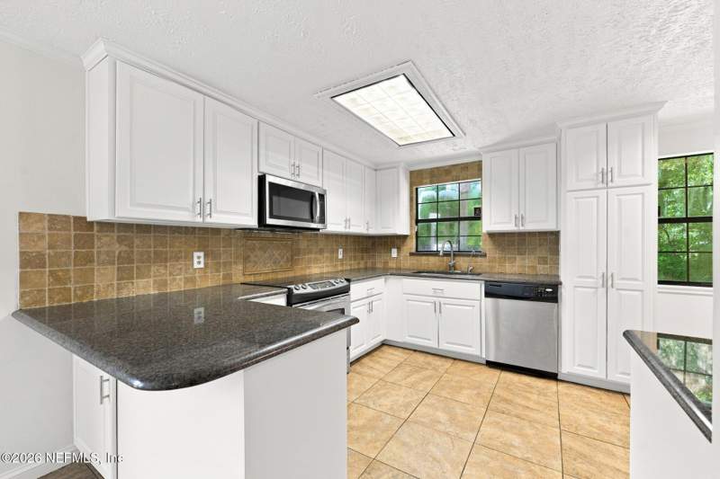 3 bedroom Single Family Residence at 1504 Hammondwood Road, Country Creek, Jacksonville — photo 5