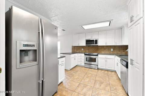 1504 Hammondwood Road, Jacksonville FL - photo 6 of 20