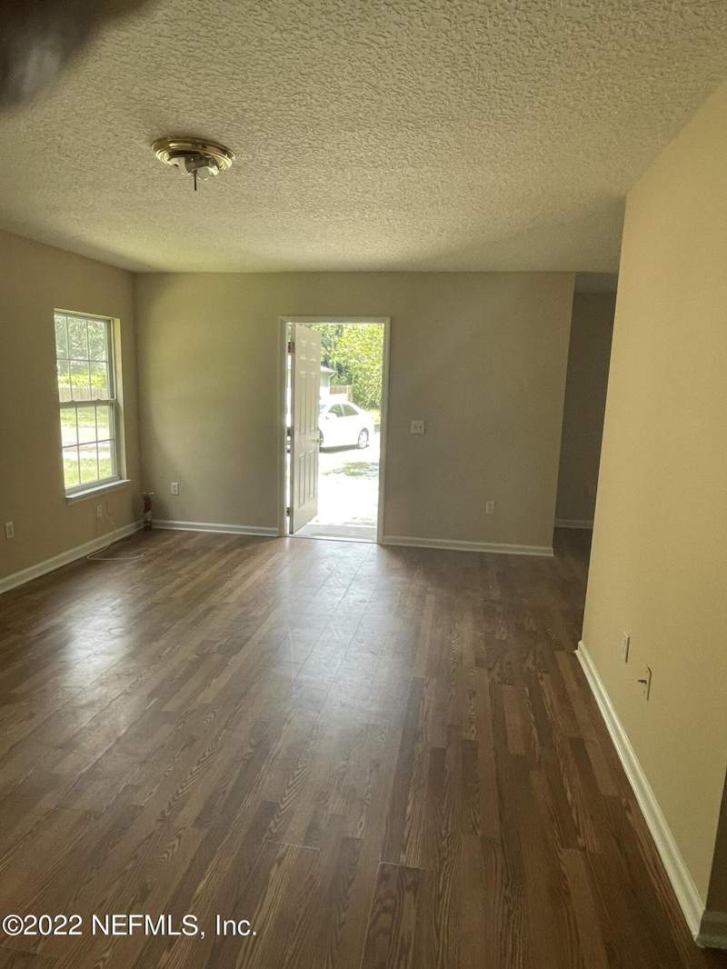 3 bedroom Single Family Residence at 3806 Perry Street, Owens Addn, Jacksonville — photo 3