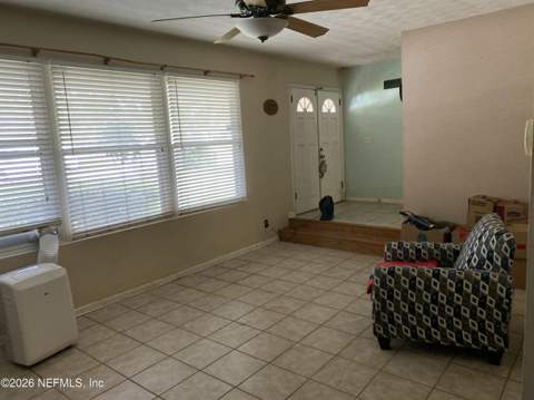 1220 Westlawn Drive, Jacksonville FL - photo 6 of 11