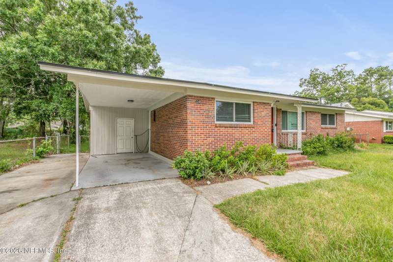 3 bedroom Single Family Residence at 5246 Devron Drive, Metes & Bounds, Jacksonville — photo 5