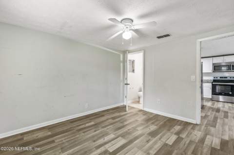 5246 Devron Drive, Jacksonville FL - photo 17 of 31