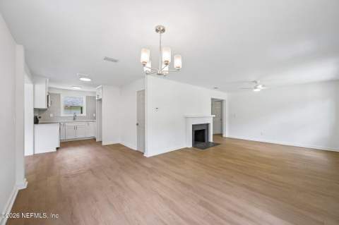 5834 Hyde Grove Avenue, Jacksonville FL - photo 10 of 35
