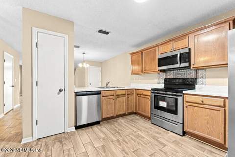 7705 Highchair Lane, Jacksonville FL - photo 15 of 31