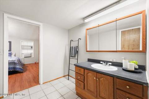 7605 Sunwood Drive, Jacksonville FL - photo 17 of 28