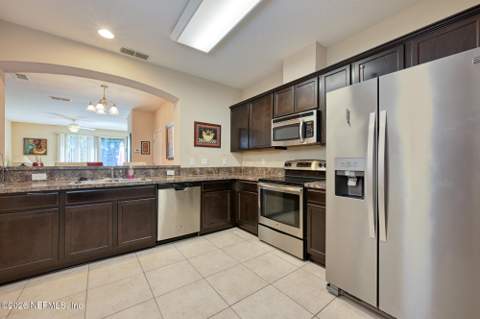 3645 Hartsfield Forest Circle, Jacksonville FL - photo 7 of 22