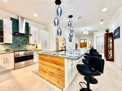 815 S 11th Avenue, Jacksonville Beach FL - photo 7 of 46
