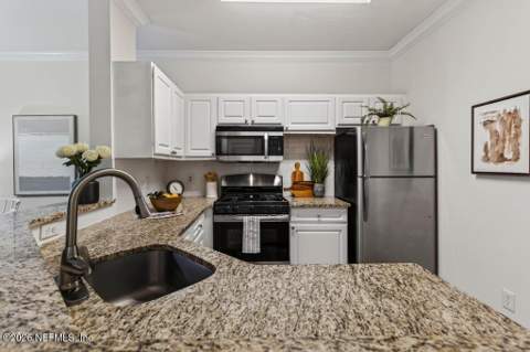 13810 Sutton Park Drive #425, Jacksonville FL - photo 15 of 41