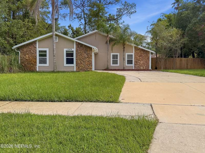 4 bedroom Single Family Residence at 10474 Indian Walk Road, Arrowhead Forest, Jacksonville — photo 2