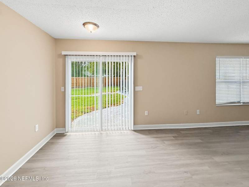 4 bedroom Single Family Residence at 10474 Indian Walk Road, Arrowhead Forest, Jacksonville — photo 4