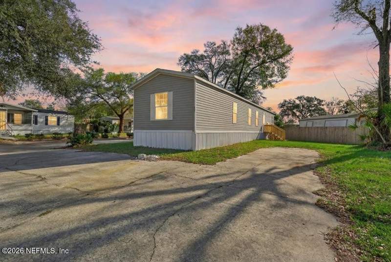 3 bedroom Manufactured Home at 7052 Jammes Road, St. Ives, Jacksonville — photo 2