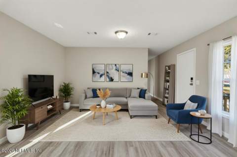 7052 Jammes Road, Jacksonville FL - photo 6 of 62