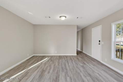 7052 Jammes Road, Jacksonville FL - photo 7 of 62