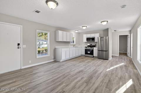 7052 Jammes Road, Jacksonville FL - photo 10 of 62