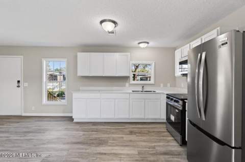 7052 Jammes Road, Jacksonville FL - photo 17 of 62