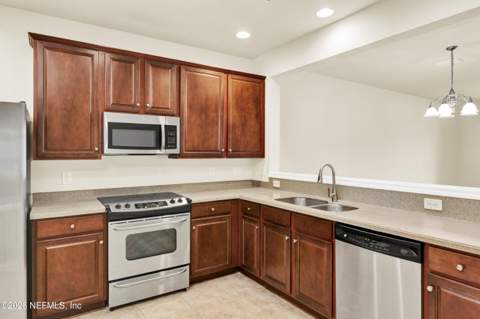 13450 English Peak Court, Jacksonville FL - photo 8 of 40