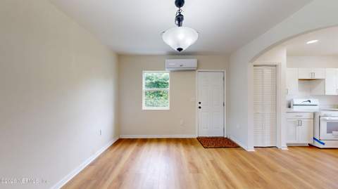 3736 Pine View Circle, Jacksonville FL - photo 6 of 21