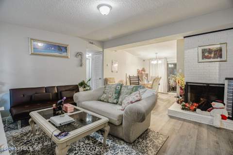 3008 Carrevero Drive, Jacksonville FL - photo 7 of 26
