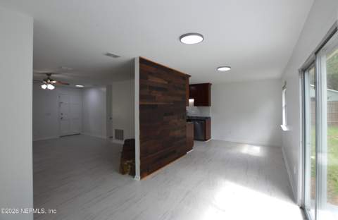 2045 Derringer Road, Jacksonville FL - photo 7 of 37