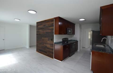 2045 Derringer Road, Jacksonville FL - photo 8 of 37