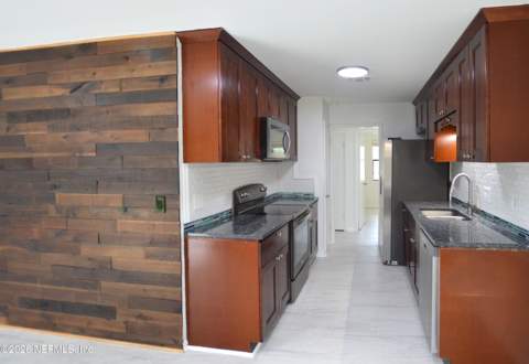 2045 Derringer Road, Jacksonville FL - photo 10 of 37