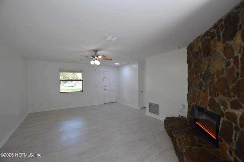 4 bedroom Single Family Residence at 2045 Derringer Road, Derringer Oaks, Jacksonville — photo 5