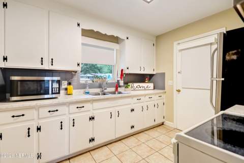 2002 Ryar Road, Jacksonville FL - photo 9 of 35