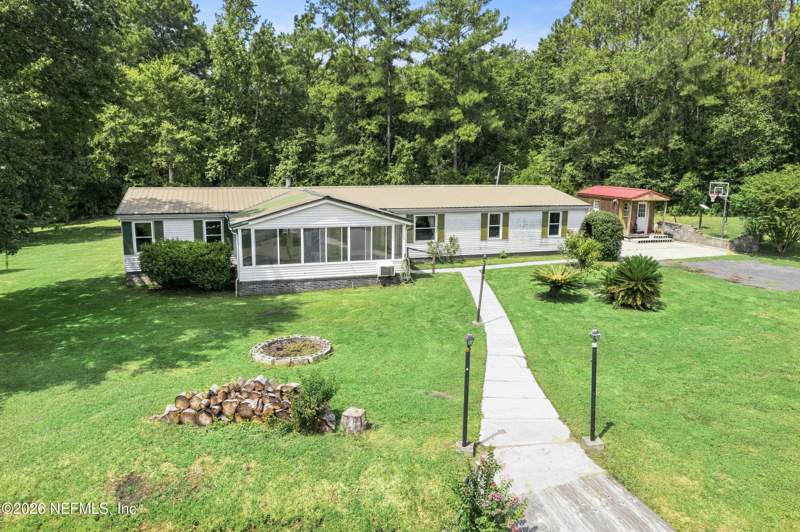 4 bedroom Mobile Home at 19801 Nolan Jones Road, Hilliard, Hilliard — photo 3