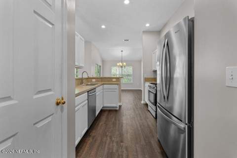 13925 Fish Eagle Drive, Jacksonville FL - photo 21 of 43