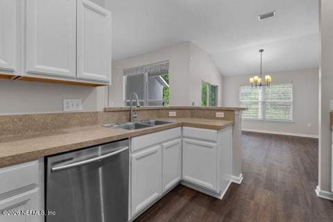 13925 Fish Eagle Drive, Jacksonville FL - photo 18 of 43