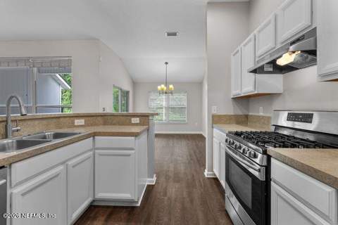 13925 Fish Eagle Drive, Jacksonville FL - photo 20 of 43