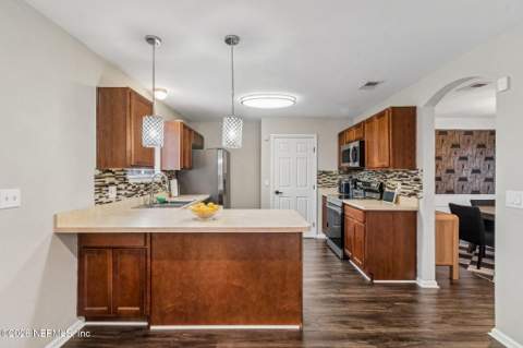 1066 Montego Bay Drive, Jacksonville FL - photo 17 of 53