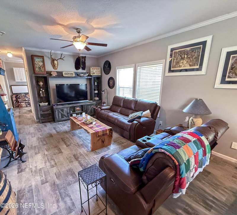 4 bedroom Single Family Residence at 1195 County Road 309, River Park, Crescent City — photo 4