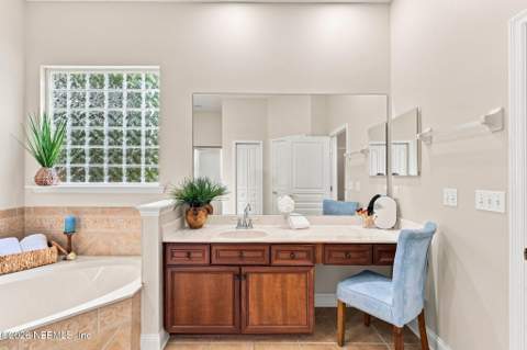 7751 Blackstone River Drive, Jacksonville FL - photo 21 of 46