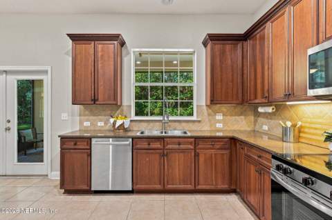 7751 Blackstone River Drive, Jacksonville FL - photo 11 of 46