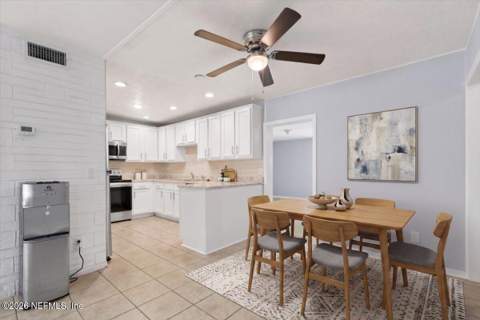 11634 Marina Drive, Jacksonville FL - photo 6 of 43