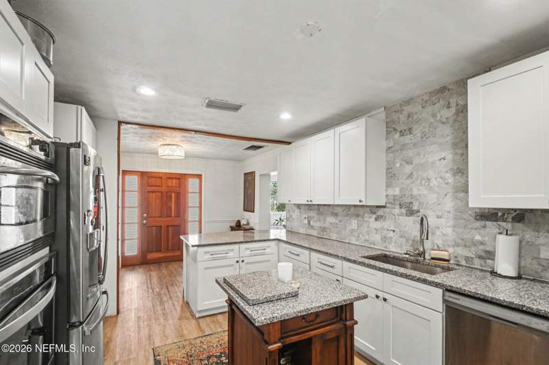 4 bedroom Single Family Residence at 5208 Tan Street, Del Rio, Jacksonville — photo 4