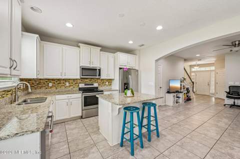 576 Richmond Drive, St. Johns FL - photo 15 of 36
