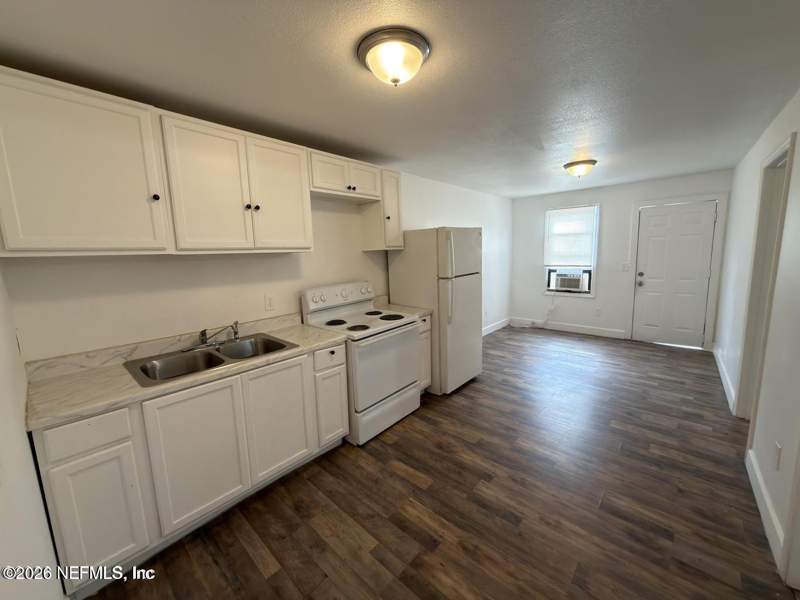 3 bedroom Single Family Residence at 1711 W 30th Street, Royal Terrace, Jacksonville — photo 2
