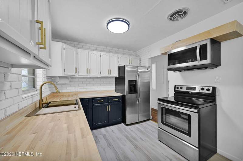 3 bedroom Single Family Residence at 9038 Commonwealth Avenue, Section Land, Jacksonville — photo 5