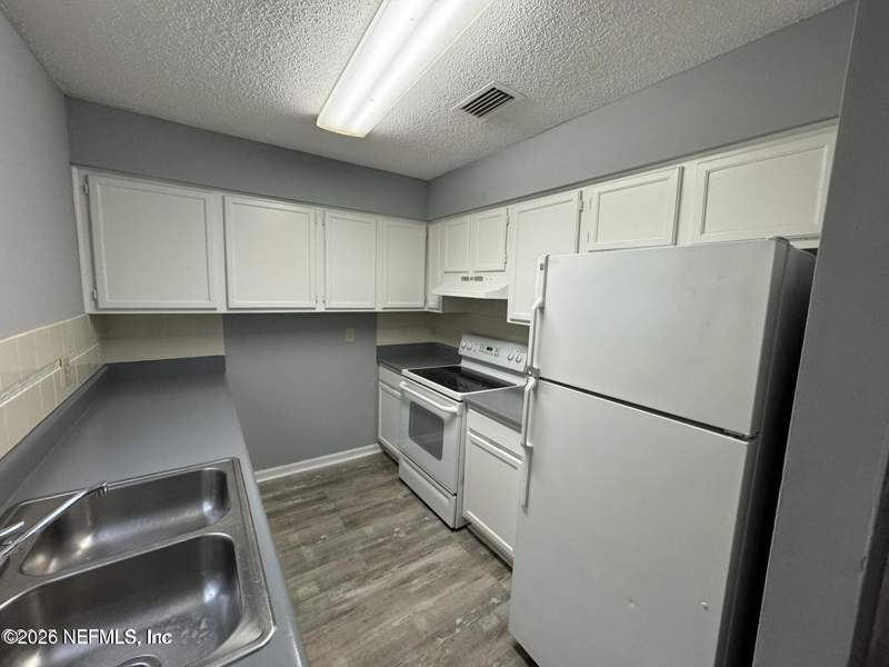 2 bedroom Townhouse at 8377 Homeport Court, Homeport, Jacksonville — photo 5