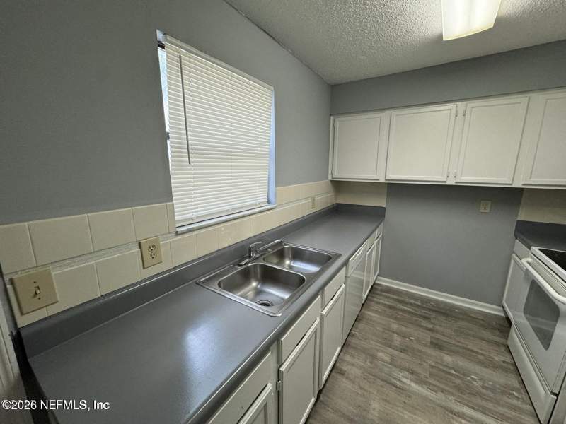 2 bedroom Townhouse at 8377 Homeport Court, Homeport, Jacksonville — photo 4