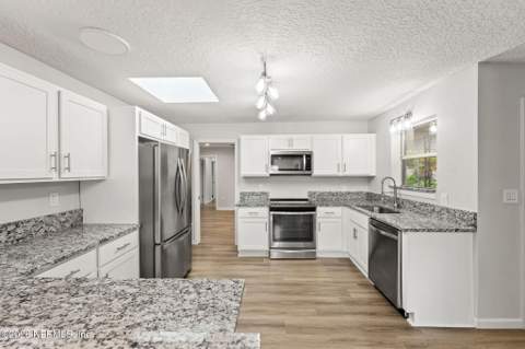 3834 Edidin Drive, Jacksonville FL - photo 15 of 41