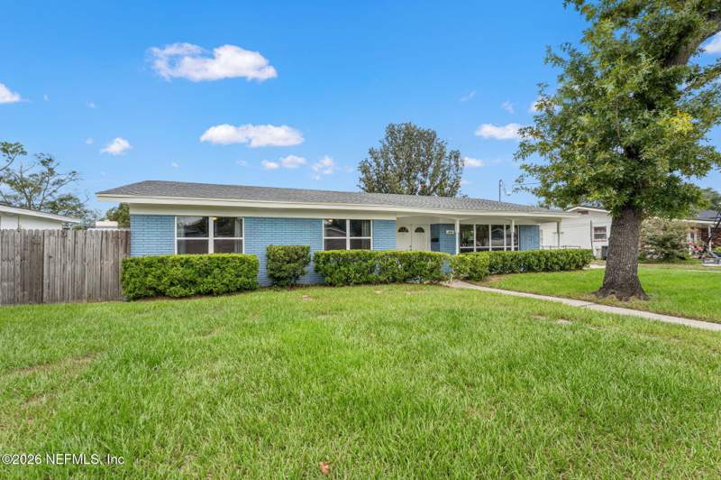3 bedroom Single Family Residence at 3834 Edidin Drive, Fort Caroline Cove, Jacksonville — photo 2