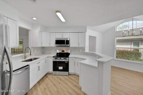 2900 Sans Pareil Street, Jacksonville FL - photo 19 of 60